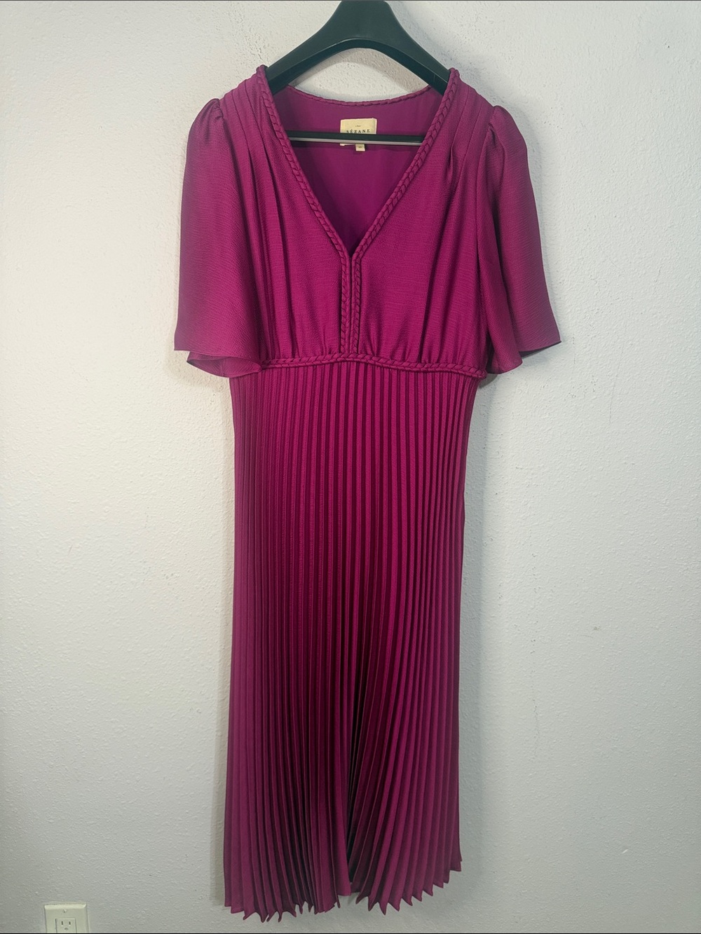 Sezane Florencia Women Pleated V-Neck Midi Dress in Fuchsia Size 40/8 - Picture 3 of 9